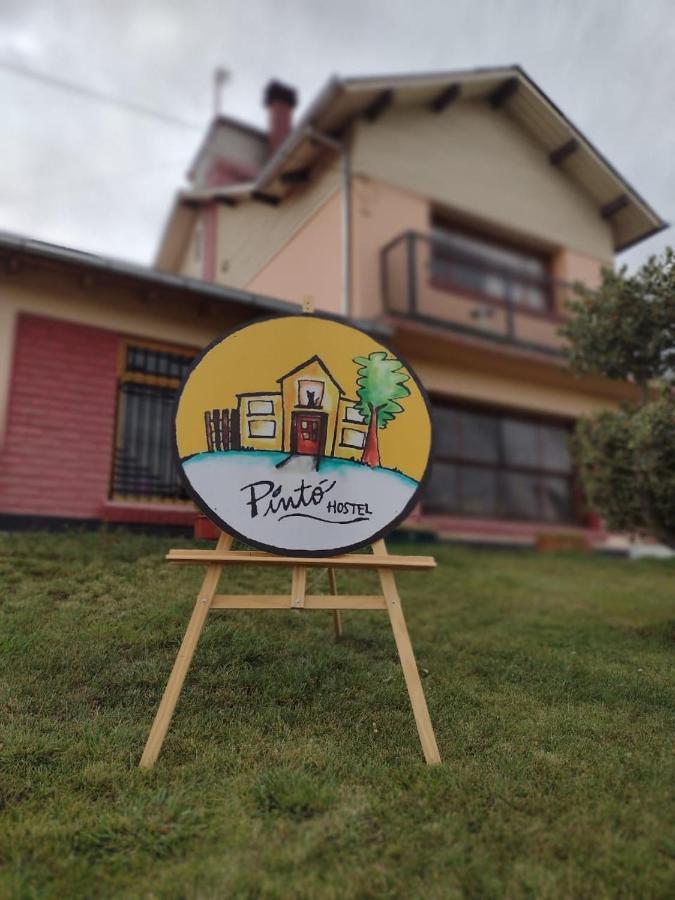 Pinto Casa Hostel & Bar Esquel Esterno foto